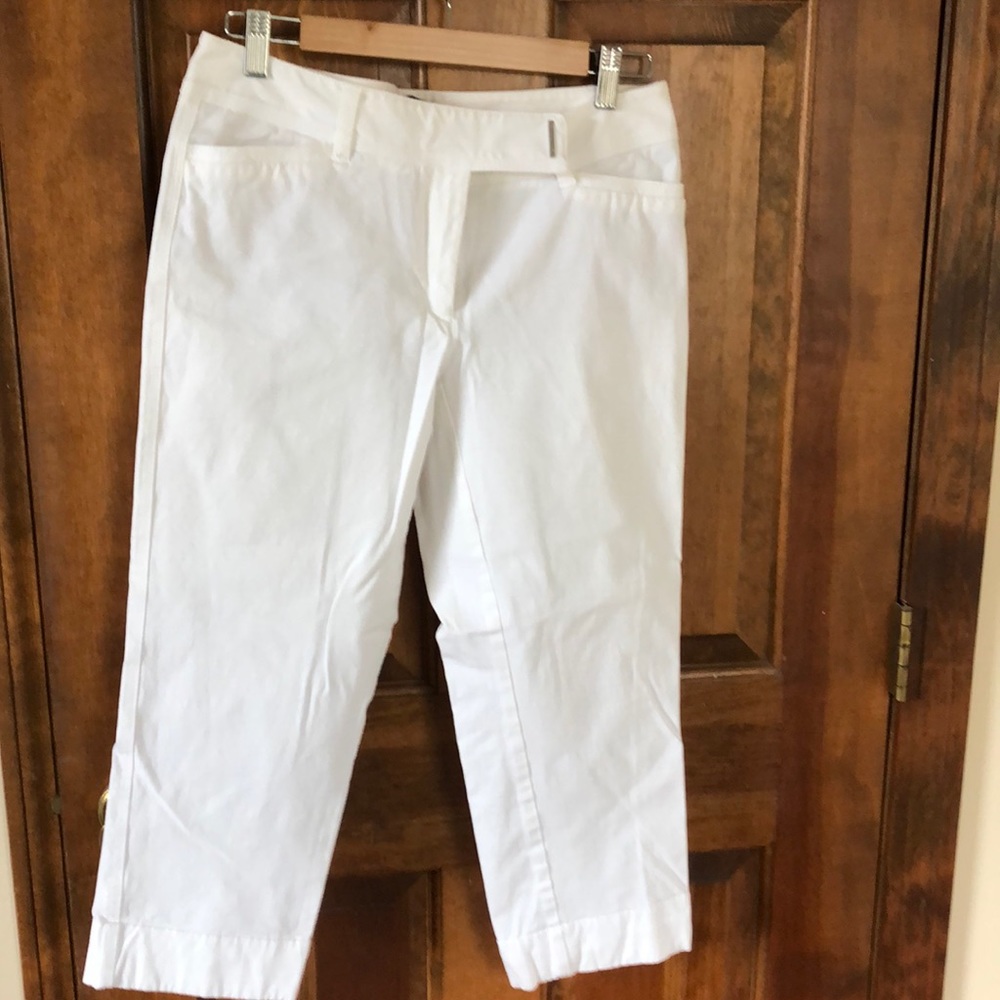 White size 8 crop pants